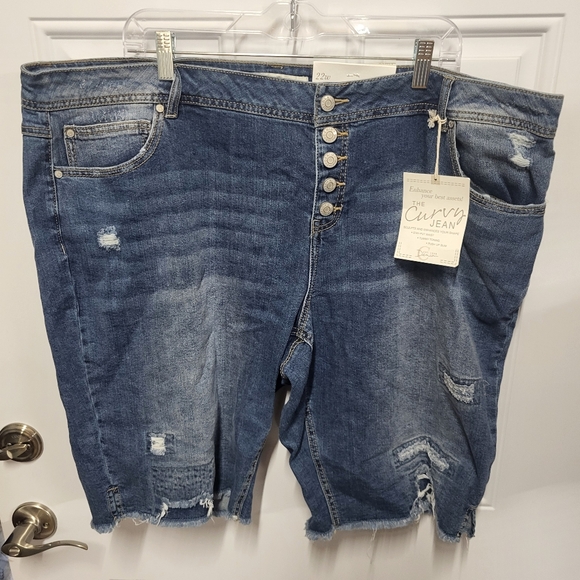 C Est 1946 Denim Womens Jean Shorts Curvy Distressed Button Fly Size‎ 22W New - Picture 10 of 10